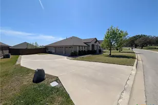 6016 Bella Charca Pkwy, Nolanville, TX 76559 - Photo 3