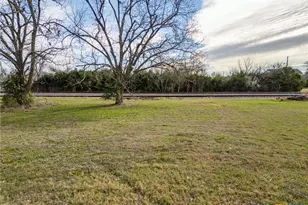1213 S 12th St, Temple, TX 76504 - Photo 1