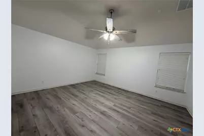 115 Sandstone Court, Victoria, TX 77904 - Photo 9