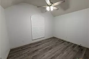 115 Sandstone Ct, Victoria, TX 77904 - Photo 7