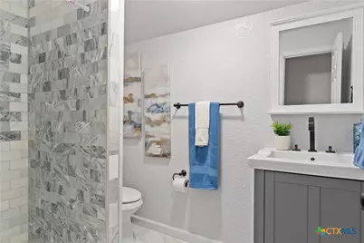 1428 Lee Street, New Braunfels, TX 78130 - Photo 19