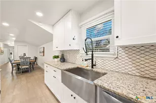 1428 Lee St, New Braunfels, TX 78130 - Photo 5