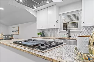 1428 Lee St, New Braunfels, TX 78130 - Photo 7