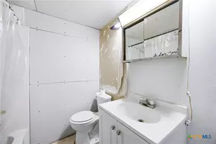 205 N Main, Moulton, TX 77975 - Photo 11