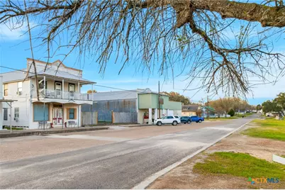 205 N Main, Moulton, TX 77975 - Photo 3