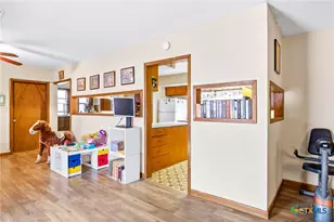 205 N Main, Moulton, TX 77975 - Photo 25