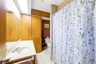 205 N Main, Moulton, TX 77975 - Photo 19