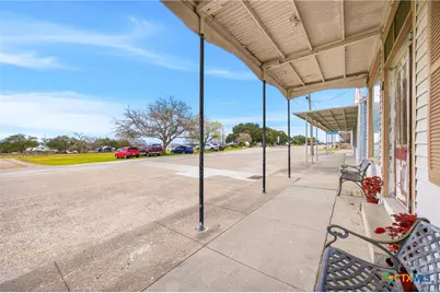 205 N Main, Moulton, TX 77975 - Photo 5