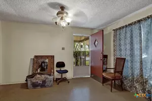 512 Valley St, San Marcos, TX 78666 - Photo 11