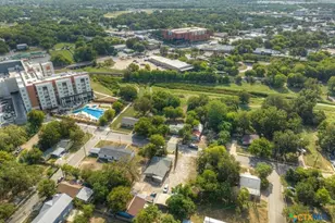 512 Valley St, San Marcos, TX 78666 - Photo 31