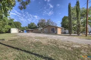 512 Valley St, San Marcos, TX 78666 - Photo 3