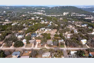 18301 Lake Oaks Drive, Jonestown, TX 78645 - Photo 7