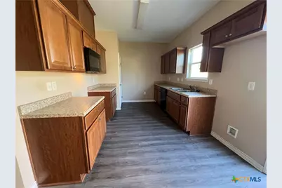 910 E Polk Avenue, Victoria, TX 77901 - Photo 7