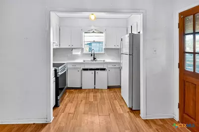 304 Sun Valley Drive, Victoria, TX 77904 - Photo 9