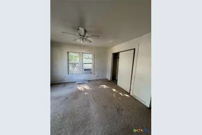 426 Vaughan Avenue, Seguin, TX 78155 - Photo 3