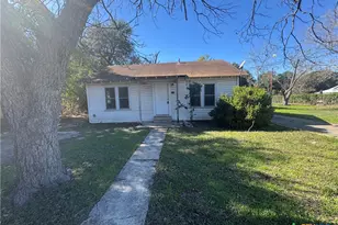 426 Vaughan Ave, Seguin, TX 78155 - Photo 1