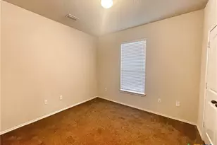 569 Creekside Cir, New Braunfels, TX 78130 - Photo 5