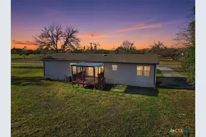 1123 Dunn Street, Yoakum, TX 77995 - Photo 3