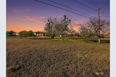 1123 Dunn Street, Yoakum, TX 77995 - Photo 5