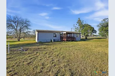 1123 Dunn Street, Yoakum, TX 77995 - Photo 29