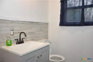 1408 E Avenue D, Temple, TX 76501 - Photo 13