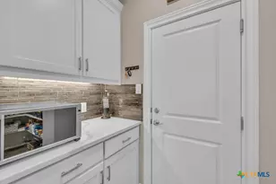 1033 Carriage Loop, New Braunfels, TX 78132 - Photo 15