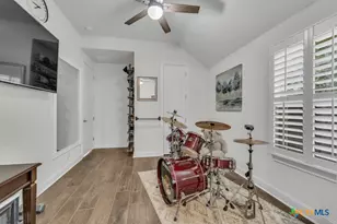 1033 Carriage Loop, New Braunfels, TX 78132 - Photo 23