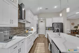 1033 Carriage Loop, New Braunfels, TX 78132 - Photo 13