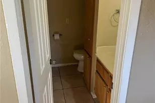 207 Palmwood Dr, Victoria, TX 77901 - Photo 3