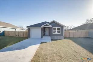 1208 Mills St, Gatesville, TX 76528 - Photo 1