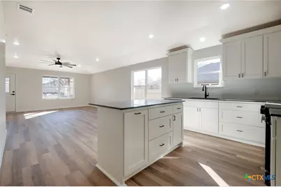 1208 Mills Street, Gatesville, TX 76528 - Photo 9