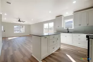 1208 Mills St, Gatesville, TX 76528 - Photo 9