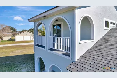 445 Lakeshore Drive, Victoria, TX 77905 - Photo 39