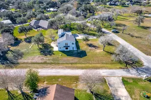 445 Lakeshore Dr, Victoria, TX 77905 - Photo 43