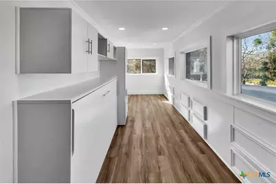 445 Lakeshore Drive, Victoria, TX 77905 - Photo 21