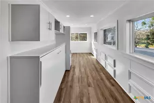 445 Lakeshore Dr, Victoria, TX 77905 - Photo 21