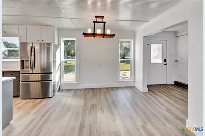 445 Lakeshore Drive, Victoria, TX 77905 - Photo 5