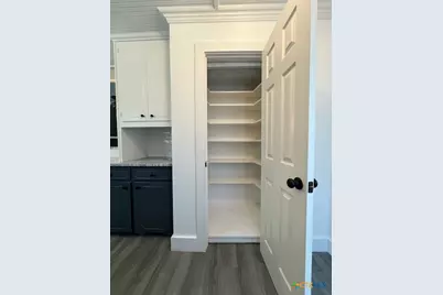 445 Lakeshore Drive, Victoria, TX 77905 - Photo 11