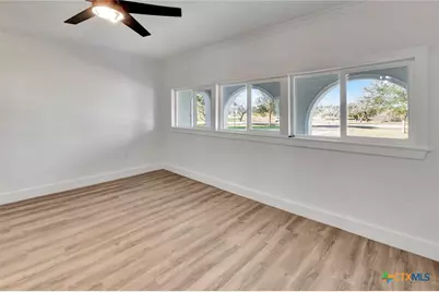 445 Lakeshore Drive, Victoria, TX 77905 - Photo 19