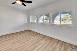 445 Lakeshore Dr, Victoria, TX 77905 - Photo 19