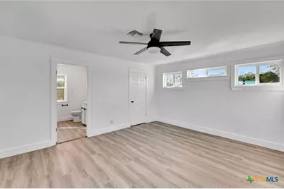 445 Lakeshore Drive, Victoria, TX 77905 - Photo 27