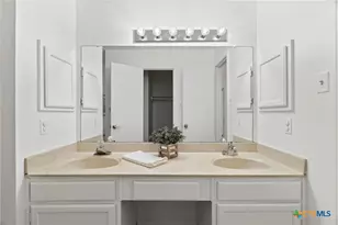 800 Saunders Dr, Round Rock, TX 78664 - Photo 19