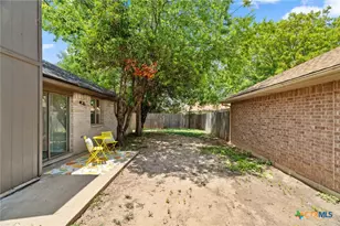 800 Saunders Dr, Round Rock, TX 78664 - Photo 21