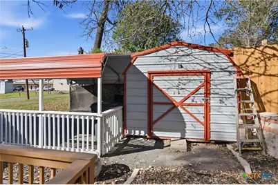 332 W Klein Street, Seguin, TX 78155 - Photo 23