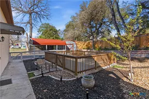 332 W Klein St, Seguin, TX 78155 - Photo 21