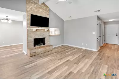 309 Williamsburg Ave, Victoria, TX 77904 - Photo 9