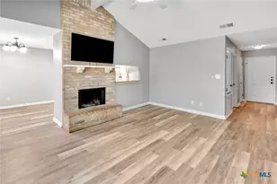 309 Williamsburg Ave, Victoria, TX 77904 - Photo 9