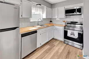 309 Williamsburg Ave, Victoria, TX 77904 - Photo 3