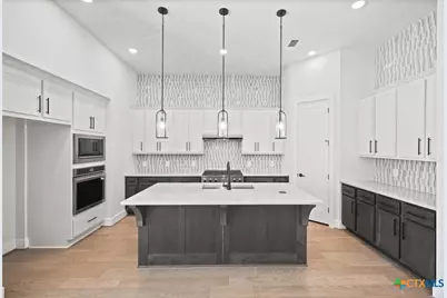 1921 Pining Street, New Braunfels, TX 78132 - Photo 3