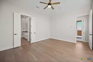 1921 Pining St, New Braunfels, TX 78132 - Photo 9